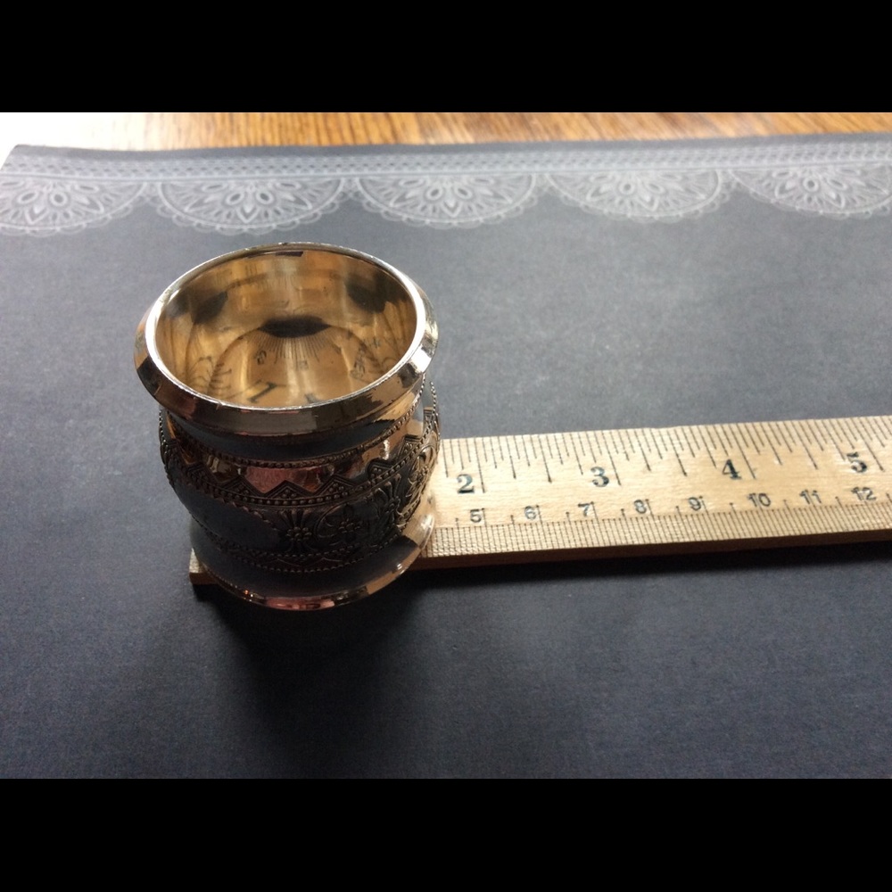 International Silver Company: Eight Napkin Rings - Picture 7 of 16